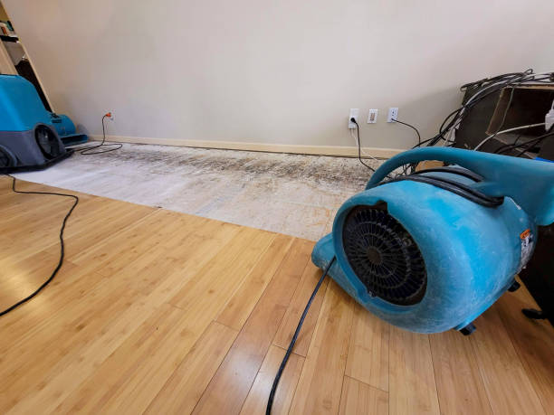 Professional Water Extraction technician working in Washington, OK